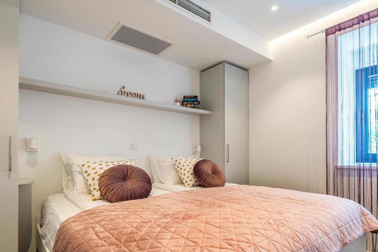 Luxury Apartments Azalea 希贝尼克 外观 照片