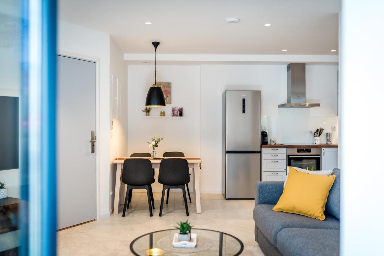 Luxury Apartments Azalea 希贝尼克 外观 照片