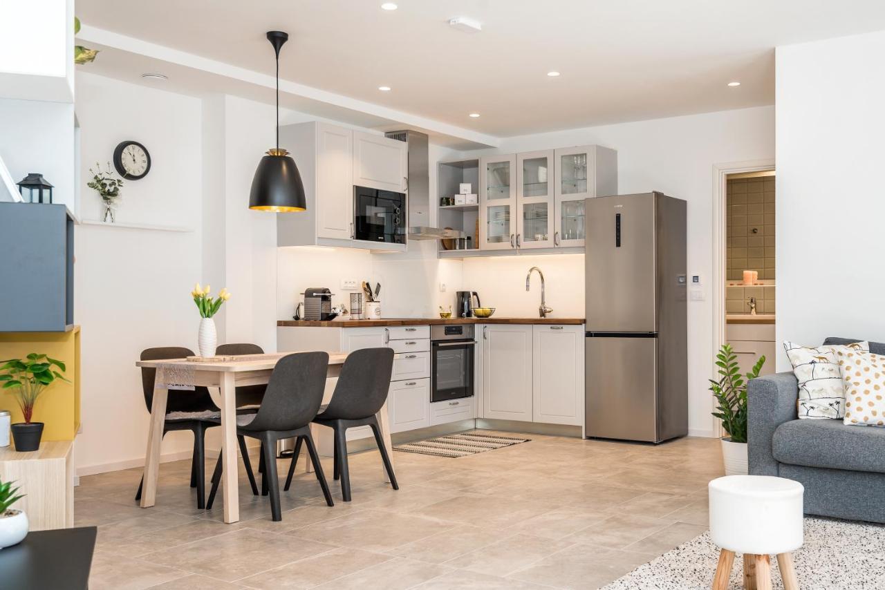 Luxury Apartments Azalea 希贝尼克 外观 照片