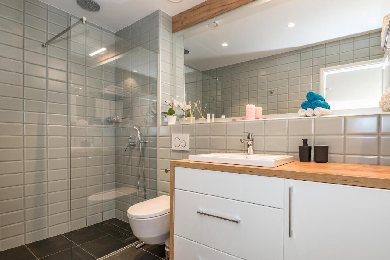 Luxury Apartments Azalea 希贝尼克 外观 照片